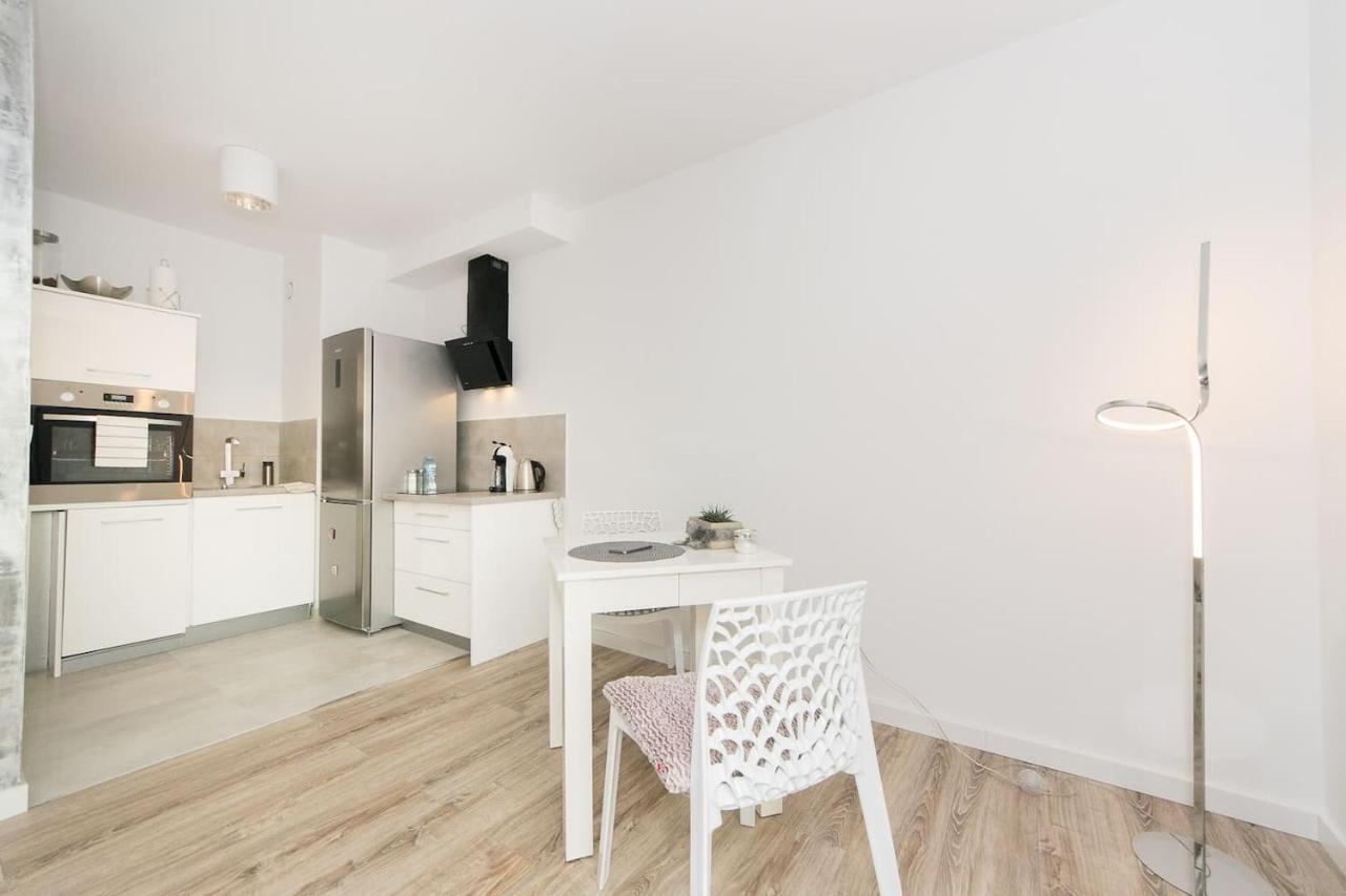 Cosy Studio With Private Garage P4You Pl Apartamento Cracovia Exterior foto