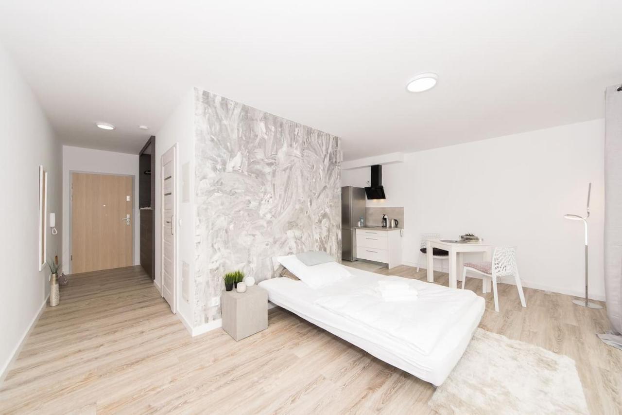 Cosy Studio With Private Garage P4You Pl Apartamento Cracovia Exterior foto
