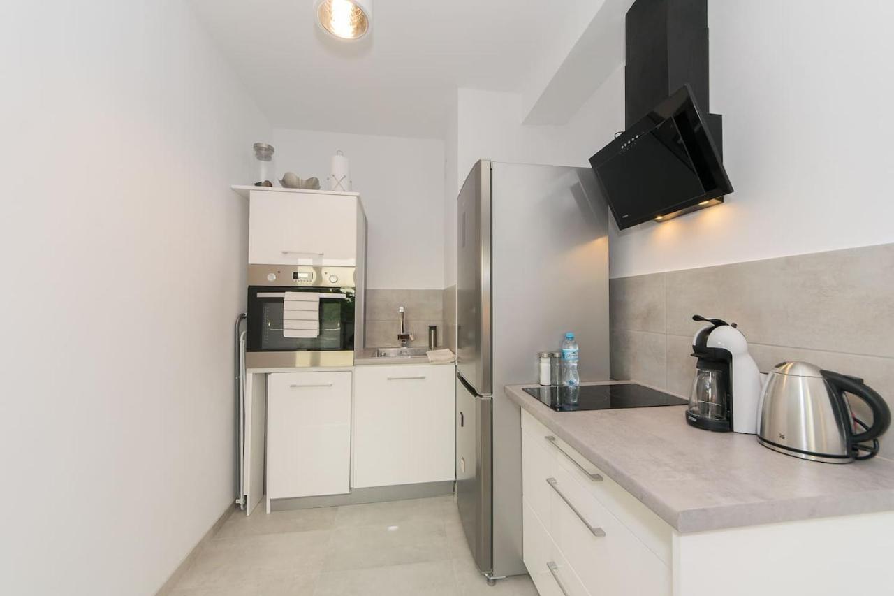 Cosy Studio With Private Garage P4You Pl Apartamento Cracovia Exterior foto